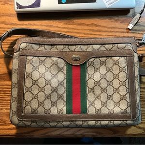 BE A HOLIDAY HERO!  Good cond Gucci shoulder bag, serial number authenticated!